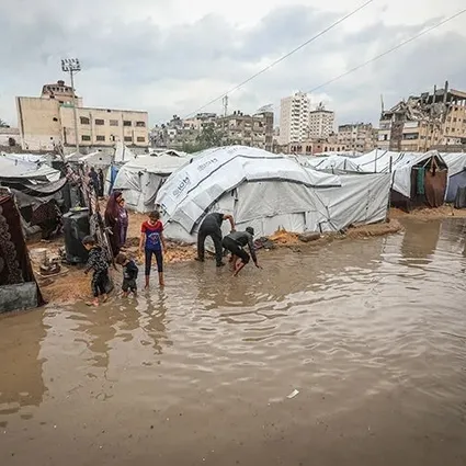 Gazze’de çadırları su bastı