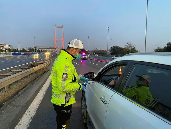 son-dakika-sokaga-cikma-kisitlamasi-basladi-saat-kaca-kadar-surecek-hangi-isletmeler-acik-olacak-iste-tum-ayritinlar-1606664122305.jpg Son dakika: Sokağa çıkma kısıtlaması başladı! Saat kaça kadar sürecek? Hangi işletmeler açık olacak? İşte tüm ayrıntınlar-2