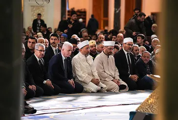 Af ve mağfiret kapısı aralandı! Berat Kandili dualarla idrak edildi