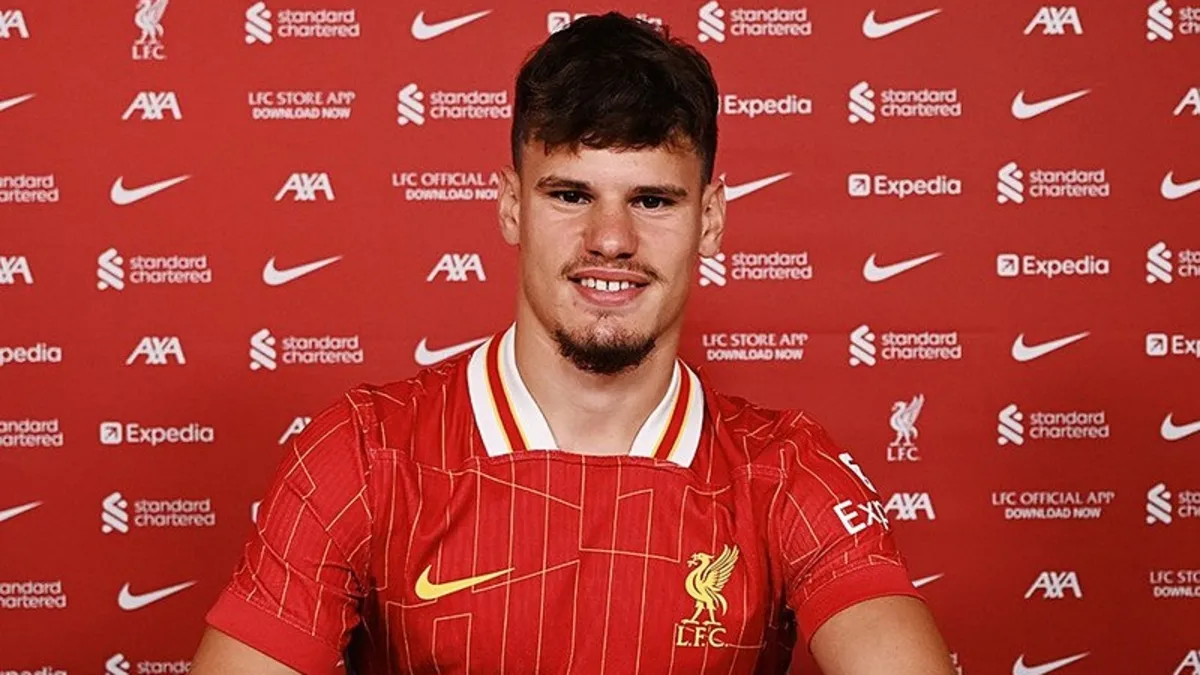 Liverpool'un yeni sol beki: Milos Kerkez