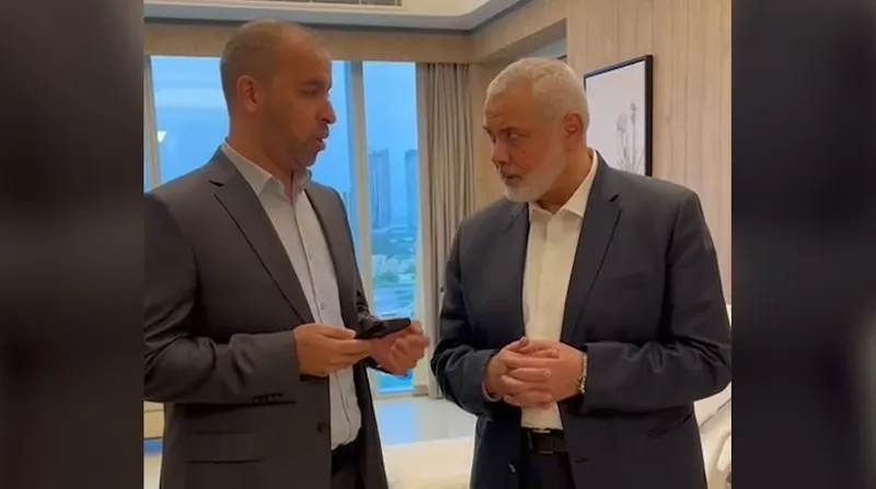 israilin-gazzeye-saldirilarinda-hamas-lideri-ismail-heniyyenin-3-oglu-ve-bazi-akrabalari-hayatini-kaybetti-1712762653234.jpeg Katil İsrail'den alçak saldırı! Hamas lideri Heniyye'nin 3 oğlu ve 4 torunu hayatını kaybetti | Görüntüler ortaya çıktı-5