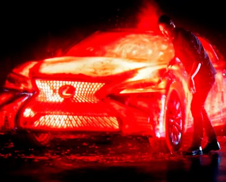 Alev alev yanıyor! Böylesini ilk defa göreceksiniz