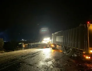 Kamyon ile tır çarpıştı! Bir başka tır tarlaya uçtu