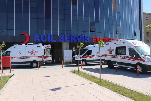 Son dakika: Erzincan'da yolcu otobüsü devrildi: 19 yaralı-3