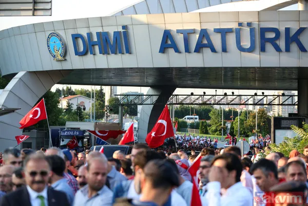 İstanbul'da vatandaşlar Atatürk Havalimanı'na akın etti! Alan doldu taştı - 41