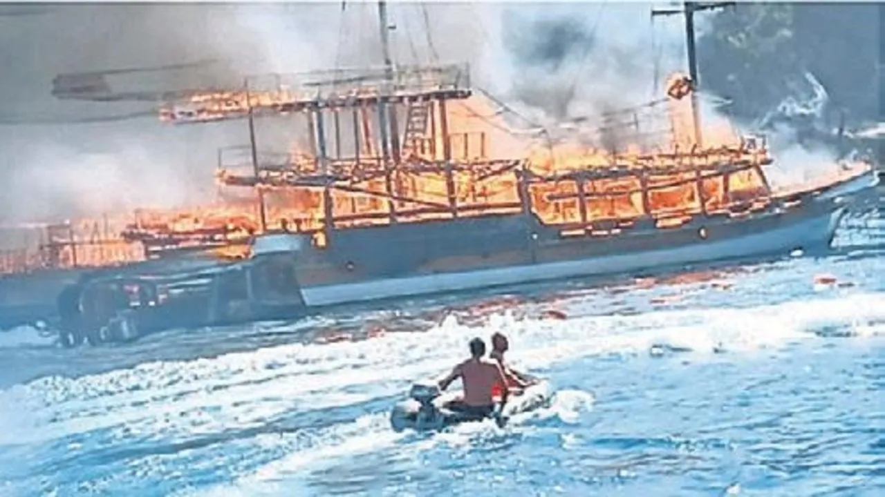 Alev alev yandı