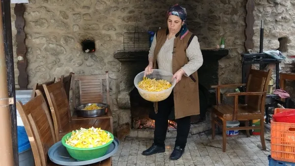 200-liradan-satiliyor-adanada-para-etmeyen-narenciye-sekerleme-oldu-1642072379760.jpg 200 liradan satılıyor! Adana'da para etmeyen narenciye şekerleme oldu-8