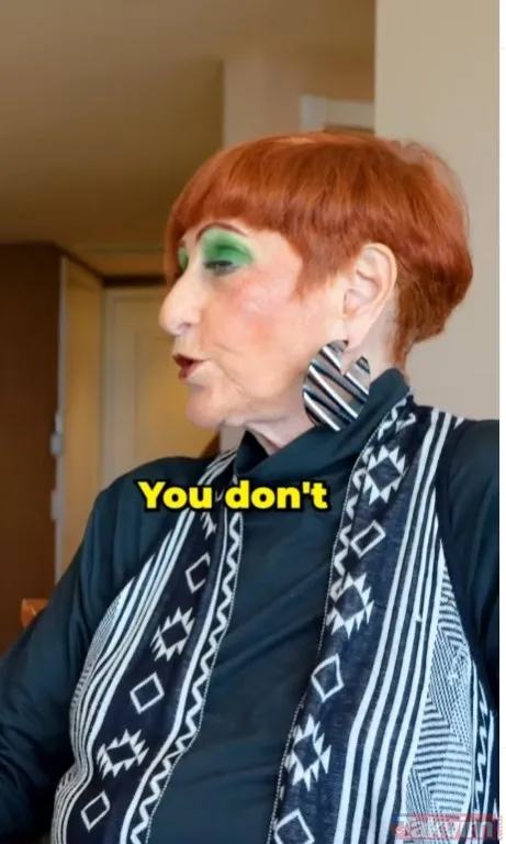 💄🏡 "Makyajsız Asla Evden Çıkmam" 90 Yaşındaki En Genç Kadın İse Dış Görünüşe Verdiği Önemi Şu Sözlerle Anlattı: "Evde Yalnız Olsam Bile Makyaj Yaparım, Bu...
