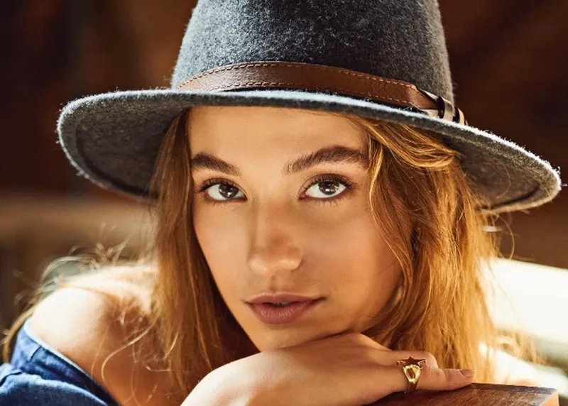 gaddar-dizisinde-bicak-kemige-dayandi-bu-ayrilik-finale-goturur-basrol-degisikligi-1713707469566.jpg Bu ayrılık finale götürür! Gaddar dizisinde bıçak kemiğe dayandı; Başrol değişikliği...-5