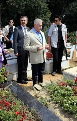 Başbakan 15 Temmuz şehitlerini unutmadı