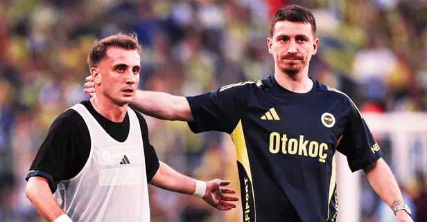 Mert Hakan ve Kerem Aktürkoğlu birlikte taraftarın önünde