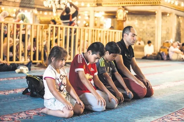 Prof. Dr. Nihat Hatipoğlu yazdı: Çocukları Allah'la korkutmayın-10