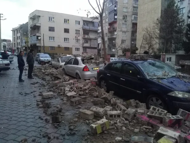 Yer: Denizli... Araçlarını bu halde görünce şaşkına döndüler-5