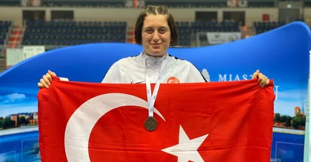 Fatma Damla Altın, pentatlonda dünya şampiyonu oldu: Mehmetçiklerimiz ile şehitlerimize armağan ediyorum