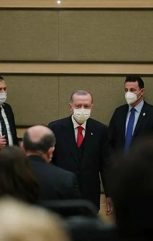 Başkan Erdoğan Kültür Sanat Büyük Ödülleri töreni’nde önemli mesajlar verdi: Slogan atacağınıza sanat yapın