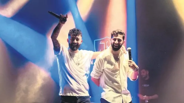 kim-milyoner-olmak-isterin-1000-bolumune-brezilyali-jessica-may-damga-vurdu-1671488421807.jpeg Kim Milyoner Olmak İster’in 1000. bölümüne Brezilyalı Jessica May damga vurdu-6