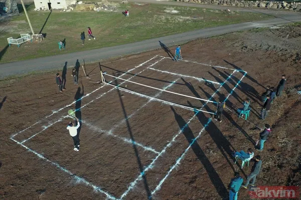 Koronavirüs salgınında köyden dışarı çıkamayan Şanlıurfa Viranşehirliler kendilerini tenise verdi - 30