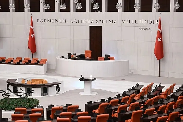 terorsuz-turkiye-surecinde-kritik-asama-surec-yasasinin-detaylari-ortaya-cikti-1785256239249.jpeg Terörsüz Türkiye’de yeni aşama! 17 kişilik izleme grubu kurulacak-3