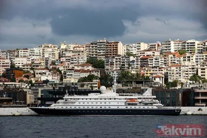 İstanbul’da 2 yıl sonra tarihi anlar! Galataport’a ilk gemi yanaştı