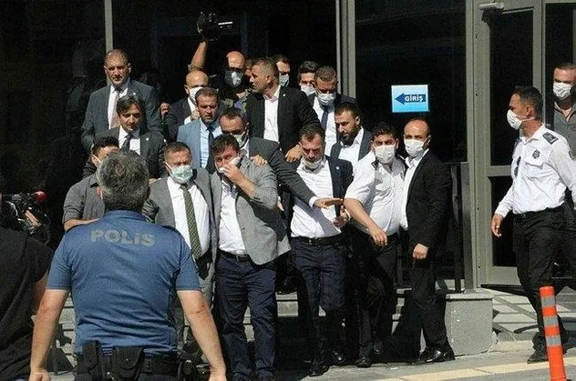 İYİ Parti Genel Merkezi'ndeki dayak skandalının mağdurları konuştu: Torunum yaşındaki çocuklardan sopa yedim