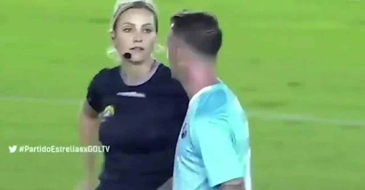 Brezilyalı hakem Fernanda Colombo’dan sosyal medyayı sallayan hareket