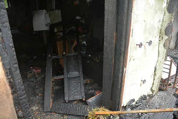 sinopta-emekli-adamin-2-katli-evi-kule-dondu-kimsenin-gunahini-alamam-bu-konuda-1597088511109.jpg Sinop’ta emekli adamın 2 katlı evi küle döndü: Kimsenin günahını alamam bu konuda-5