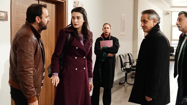 Ne gönülü kaldı ne dağı! Gönül Dağı'nda yaşadıklarını kaldırmaya gücü kalmadı! TRT 1 kaşla göz arasında eline bavulu verdi-7