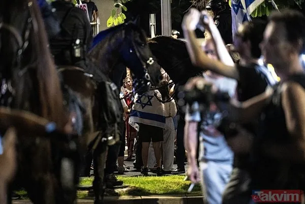 Tel Aviv yine sokaklara döküldü! Eli kanlı Netanyahu'nun evinin önünde büyük protesto: Sen baştasın, sen suçlusun - 5