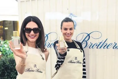 Davete ünlü akını