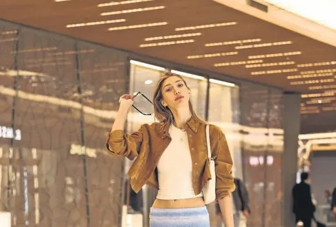 Alışveriş mankeni