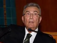 Deniz Baykal’dan ’tarihi’ teklif