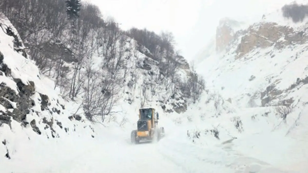 Aksu Yaylası’nda çığ faciası! 3 çoban ve 500 koyun kar altında kaldı