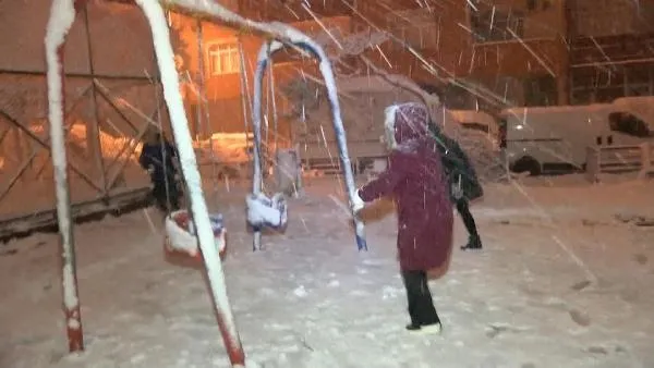 HAVA DURUMU | İstanbul'da kar kalınlığı 30 santimetreye kadar çıktı! Meteorolojiden peş peşe uyarılar-13