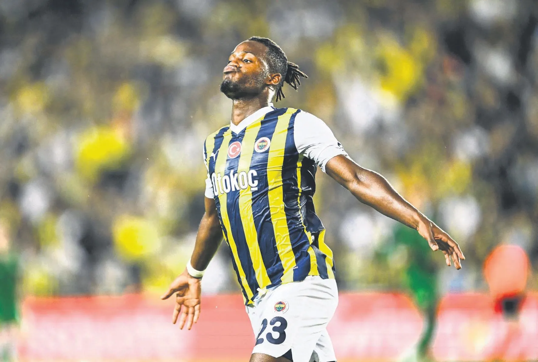 Batshuayi gemileri yaktı
