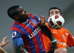 Cimbom’da Emenike harekatı