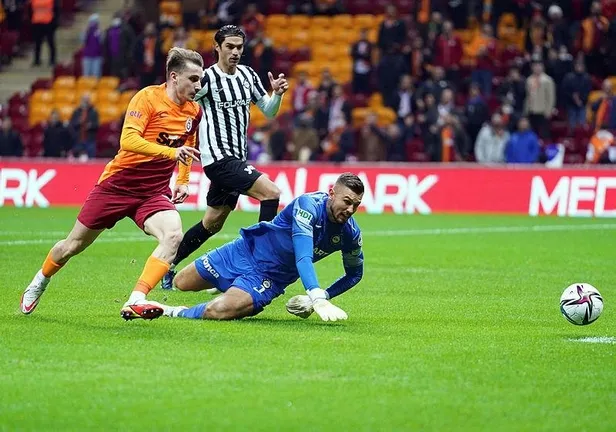kerem-akturkoglunun-pozisyonu-yikti-galatasaray-once-sevindi-sonra-uzuldu-1638636175763.jpeg Kerem Aktürkoğlu'nun pozisyonu yıktı! Galatasaray önce sevindi sonra üzüldü...-4