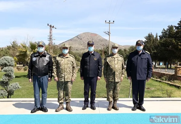 SON DAKİKA: Milli Savunma Bakanı Hulusi Akar ve TSK'nın komuta kademesi Gökçeada'da! Rüzgar Alayı'nı denetledi - 12