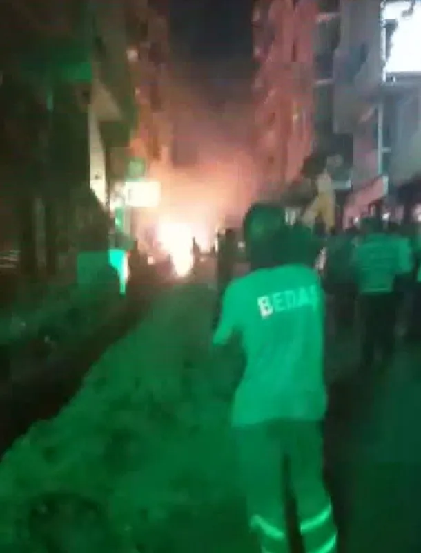 Son dakika: Gece yarısı kabusu yaşadılar! Kablolardaki patlamalar paniğe neden oldu-2