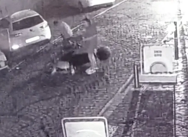 Düzce'de akılalmaz olay! Yoldan geçerken kavgada ateşlenen silahla yaralandı: O anlar kamerada-3