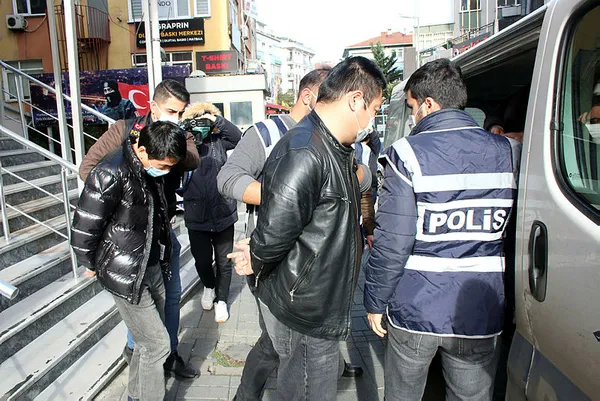İstanbul'un göbeğinde akılalmaz olay! 4 Çinli adam kaçırdı!-5