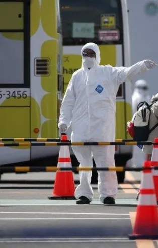 Ölümcül hastalık sınırımıza kadar geldi! Coronavirüs İran'da 2 can aldı...