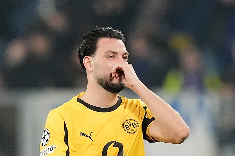 Borussia Dortmund'un yıldızı Galatasaray'a! Transferin gözdesi Ramy Bensebaini - 22