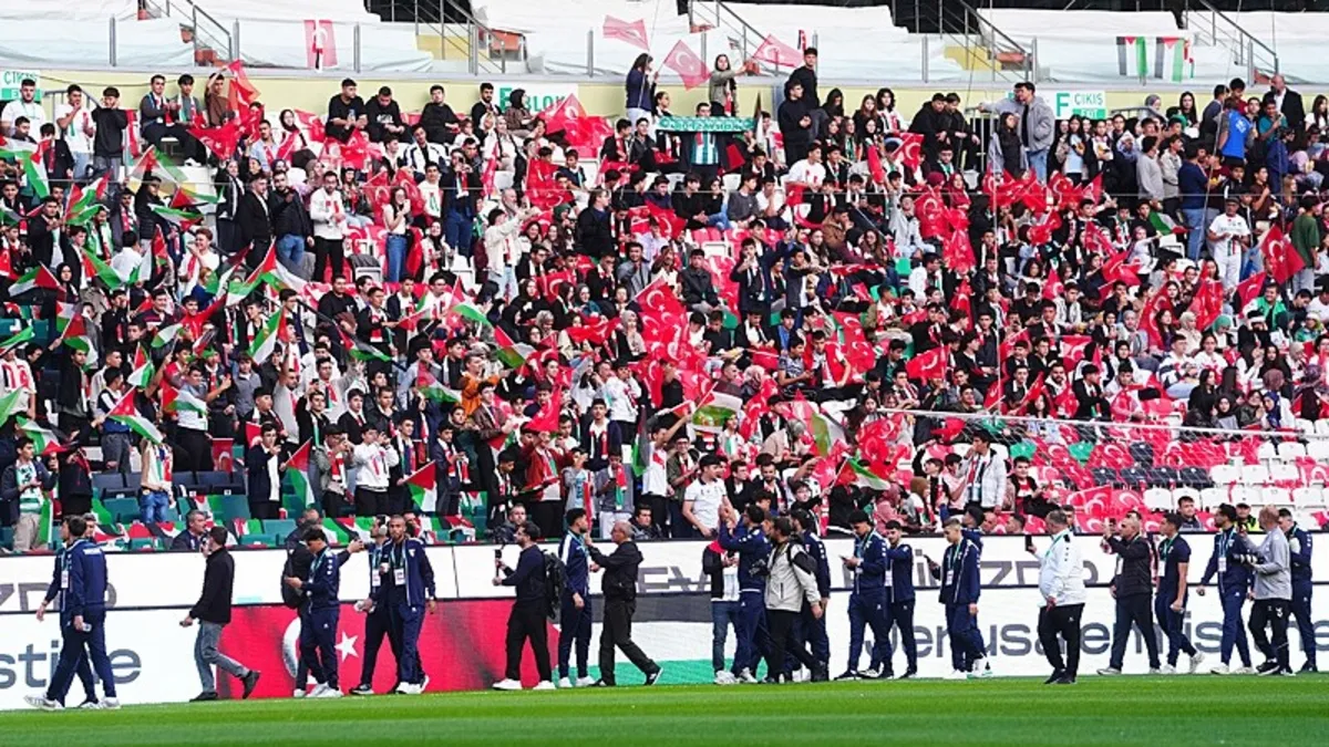 Konyaspor ve Filistin Milli Takımı'ndan Anlamlı Dostluk Maçı