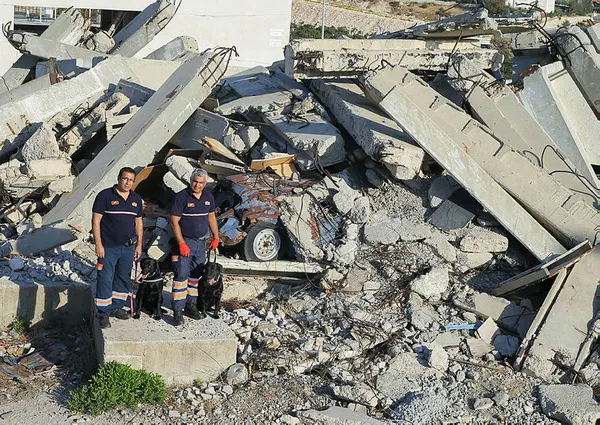 Deprem uzmanı Prof. Dr. Hasan Sözbilir o detaya dikkat çekti! İşte İzmir depreminde yıkılan binaların ortak özellikleri!-4