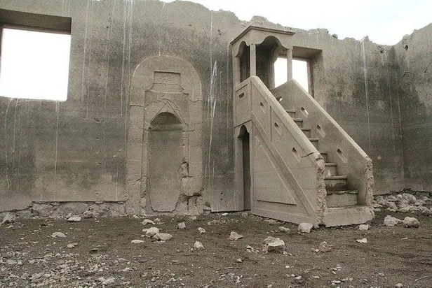 sivasta-baraj-sulari-cekildi-tarihi-cami-gun-yuzune-cikti-1577812109103.jpeg Sivas'ta baraj suları çekildi tarihi cami gün yüzüne çıktı-5