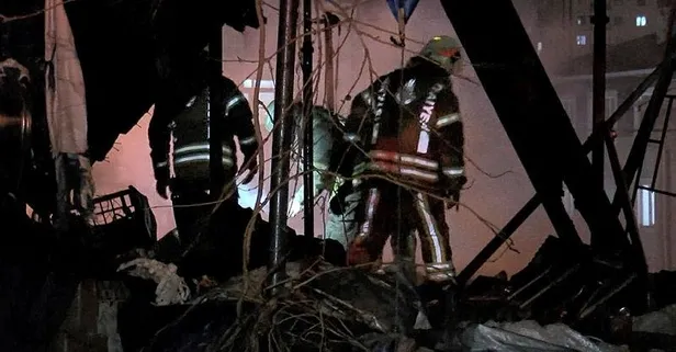 Küçükçekmece'de geri dönüşüm deposunda yangın çıktı