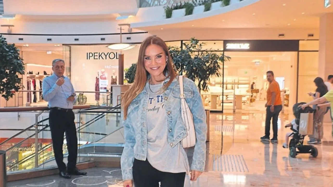 Ünlü model Ebru Şallı’dan tek başına alışveriş!