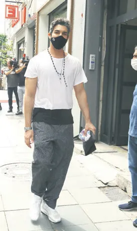 Oyuncu Şükrü Özyıldız: İndirim yapabiliriz