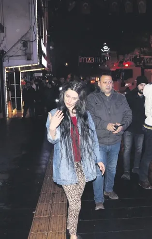 Sevgilisine kızdı evi yaktı