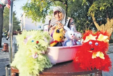 Acıyı amigurumi yaparak unutuyor